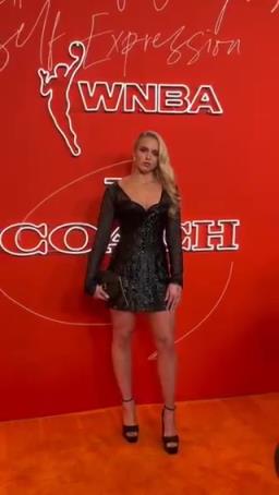 海莉選秀夜紅毯秀，人氣和顏值在這屆都是數(shù)一數(shù)二